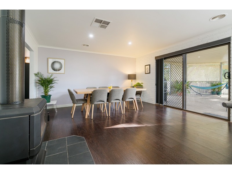 23 Hermitage Road, Maiden Gully VIC 3551