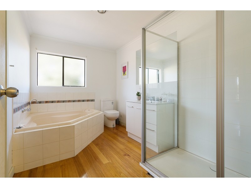 23 Hermitage Road, Maiden Gully VIC 3551