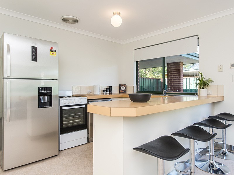 10 Ashworth Way, Brookdale WA 6112