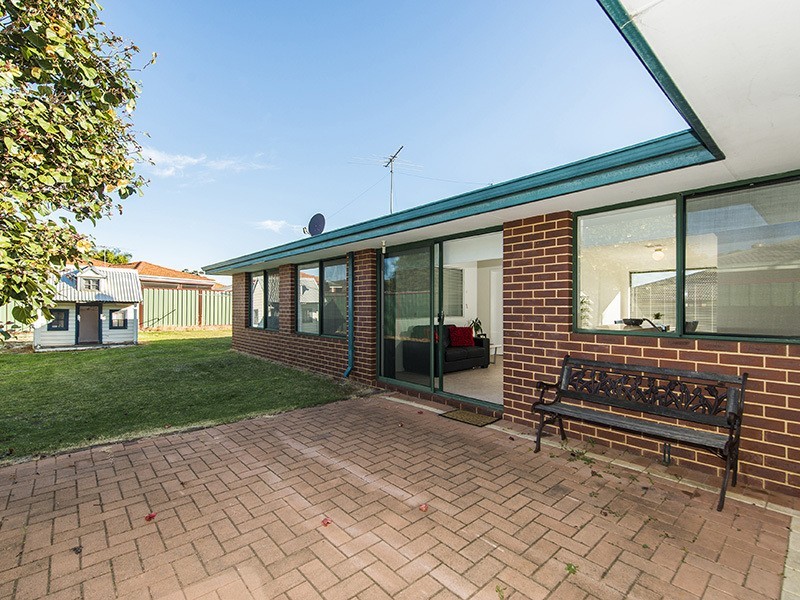 10 Ashworth Way, Brookdale WA 6112