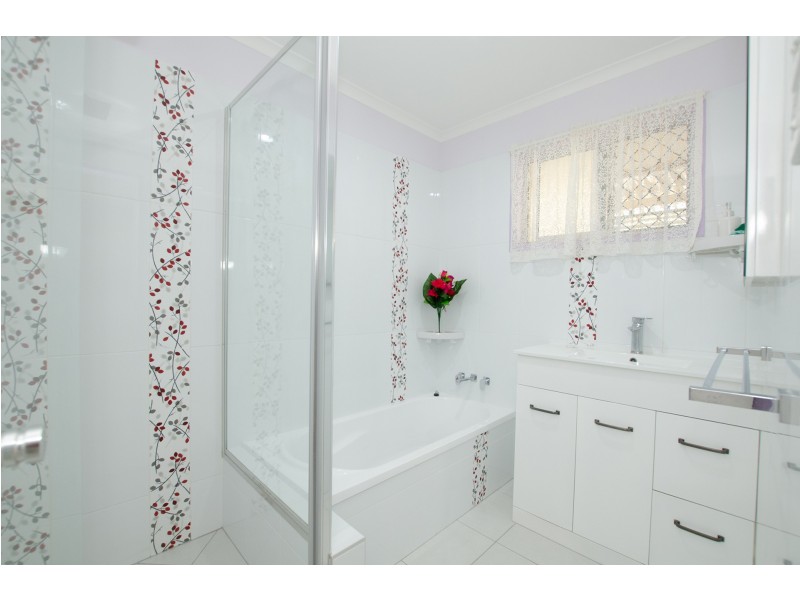 3 Harrow Close, Telina QLD 4680