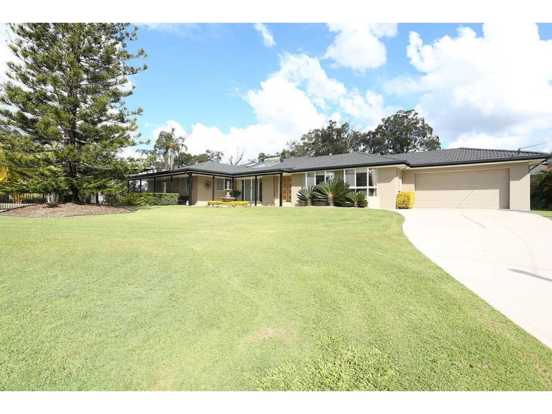 11 Peony Way, Gaven QLD 4211