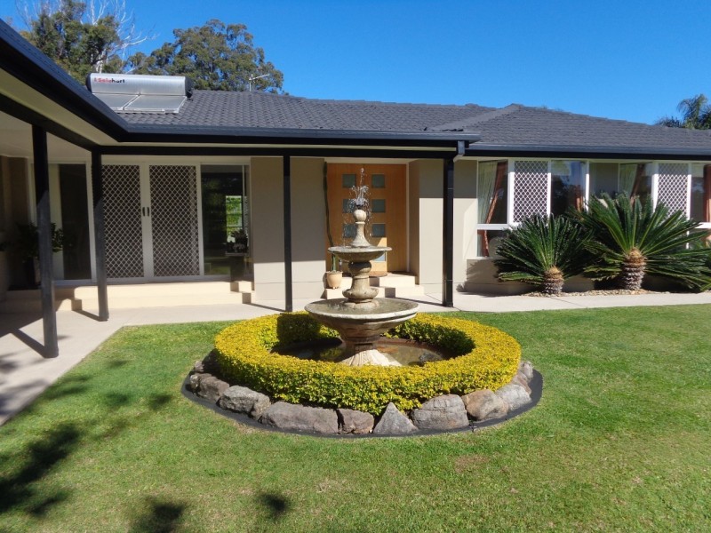 11 Peony Way, Gaven QLD 4211