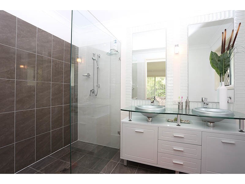 11 Peony Way, Gaven QLD 4211