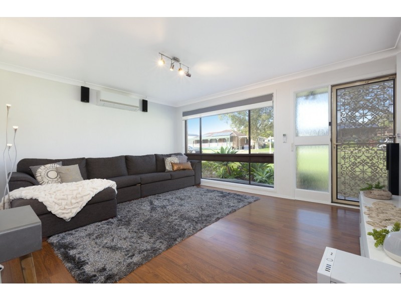 15 Fraser Crescent, Albion Park NSW 2527