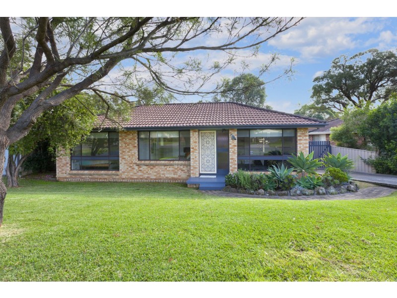 15 Fraser Crescent, Albion Park NSW 2527
