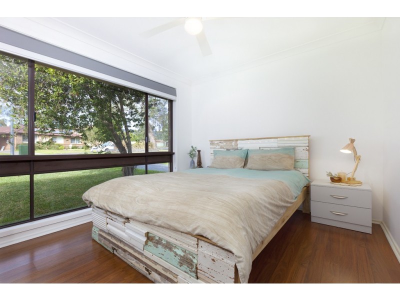 15 Fraser Crescent, Albion Park NSW 2527