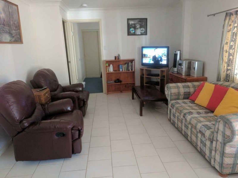 18 Robinsons Road, The Gemfields QLD 4702