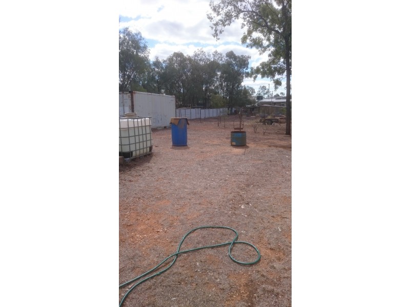 18 Robinsons Road, The Gemfields QLD 4702