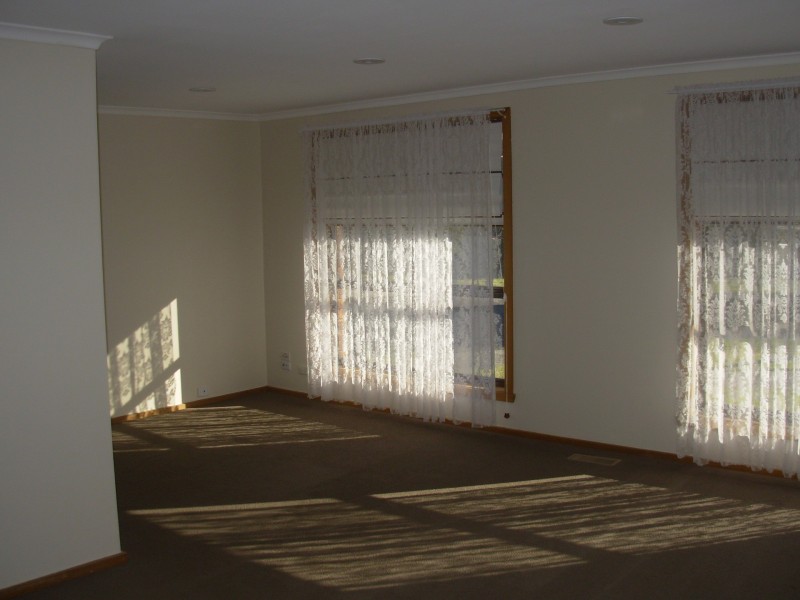 5 BRIDLE COURT, Epping VIC 3076