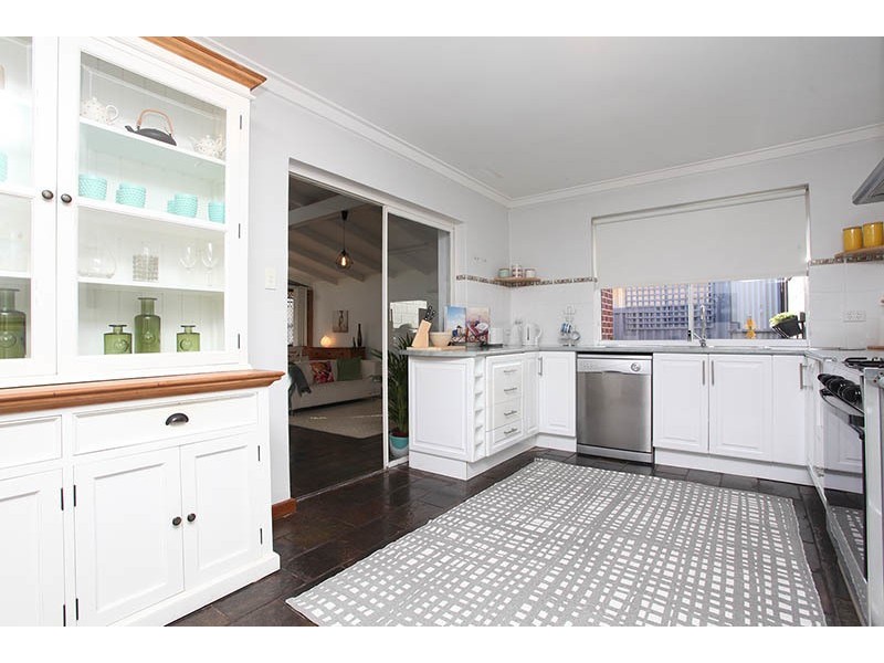 6 Heaton Way, Safety Bay WA 6169