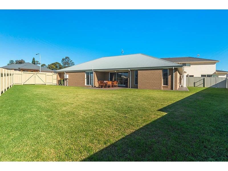 5 Banool Circuit, Bomaderry NSW 2541