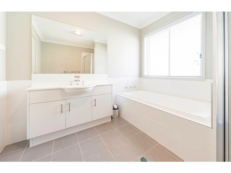 5 Banool Circuit, Bomaderry NSW 2541