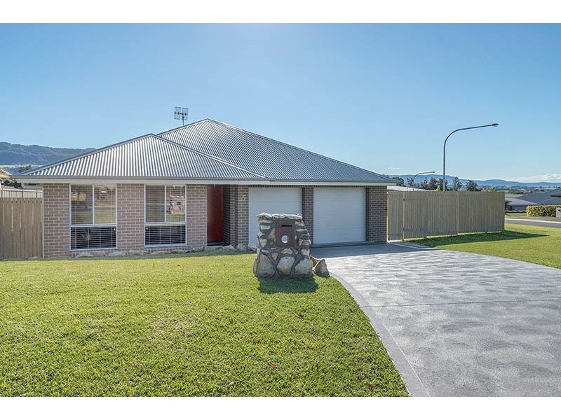 5 Banool Circuit, Bomaderry NSW 2541