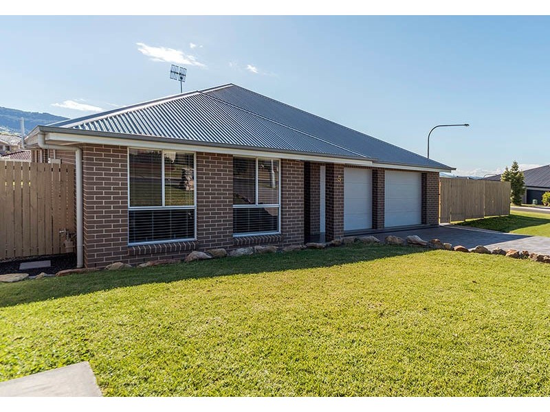 5 Banool Circuit, Bomaderry NSW 2541