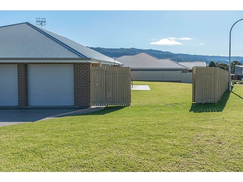 5 Banool Circuit, Bomaderry NSW 2541