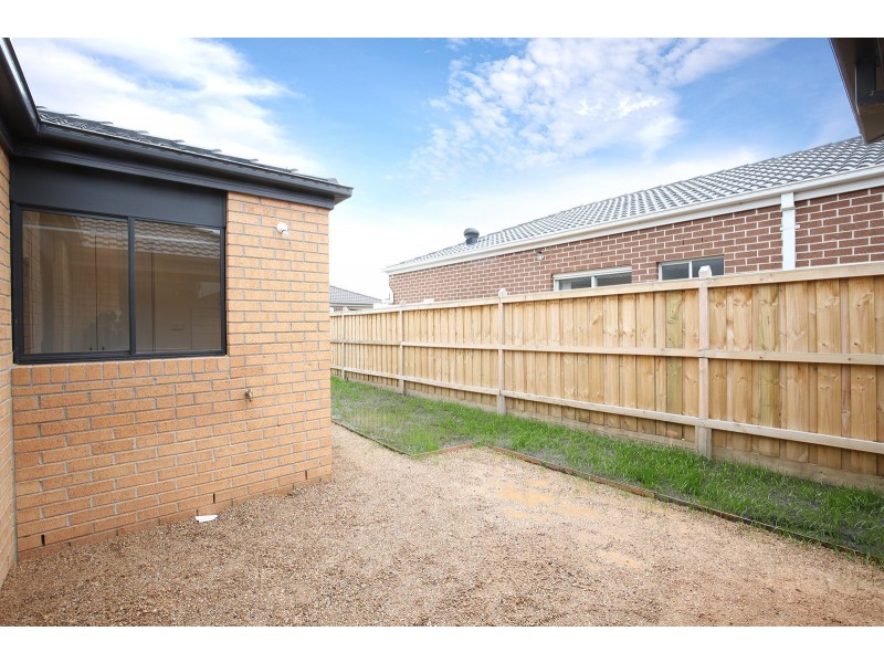 23 Cherrington Avenue, Officer VIC 3809