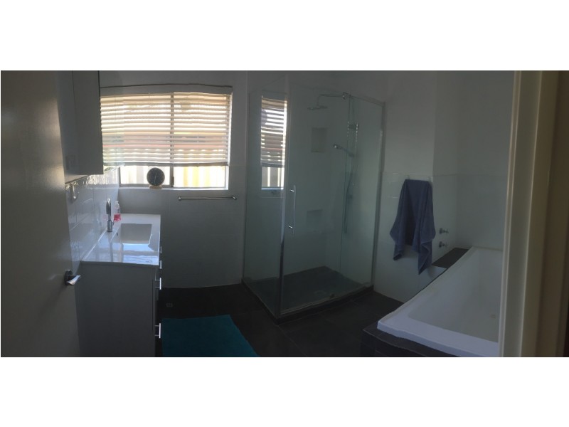 5 Narrier close, South Guildford WA 6055