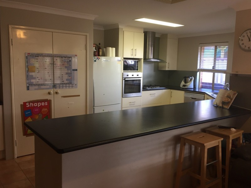 5 Narrier close, South Guildford WA 6055