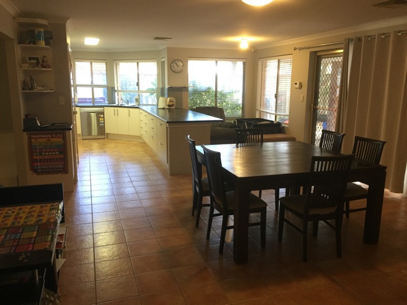 5 Narrier close, South Guildford WA 6055