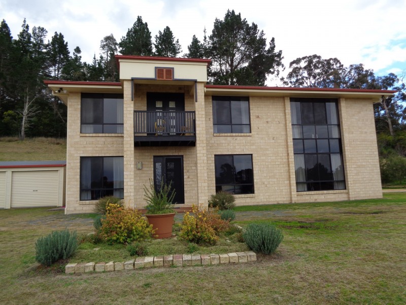 103 Leechs Gully Rd, Tenterfield NSW 2372