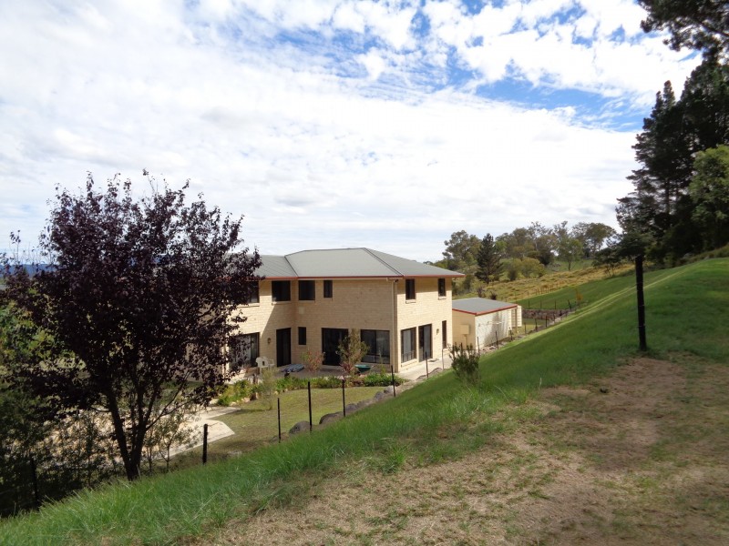 103 Leechs Gully Rd, Tenterfield NSW 2372