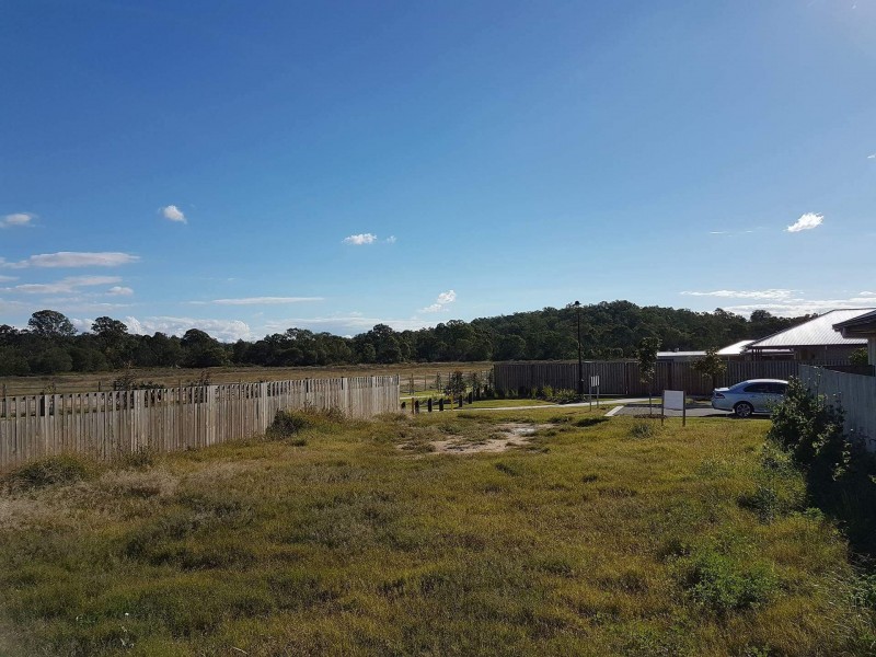 27 Freedom Cresent, South Ripley QLD 4306