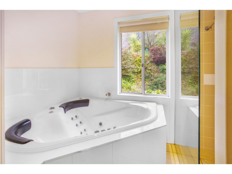 13 Antonio Close, Tawonga VIC 3697