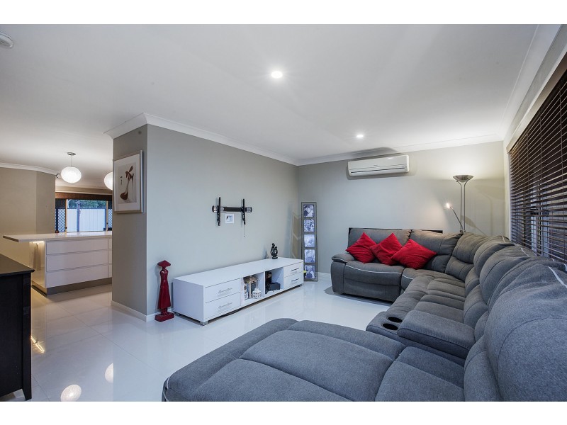 8 Navua Court, Pacific Pines QLD 4211