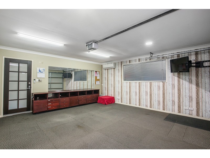 8 Navua Court, Pacific Pines QLD 4211