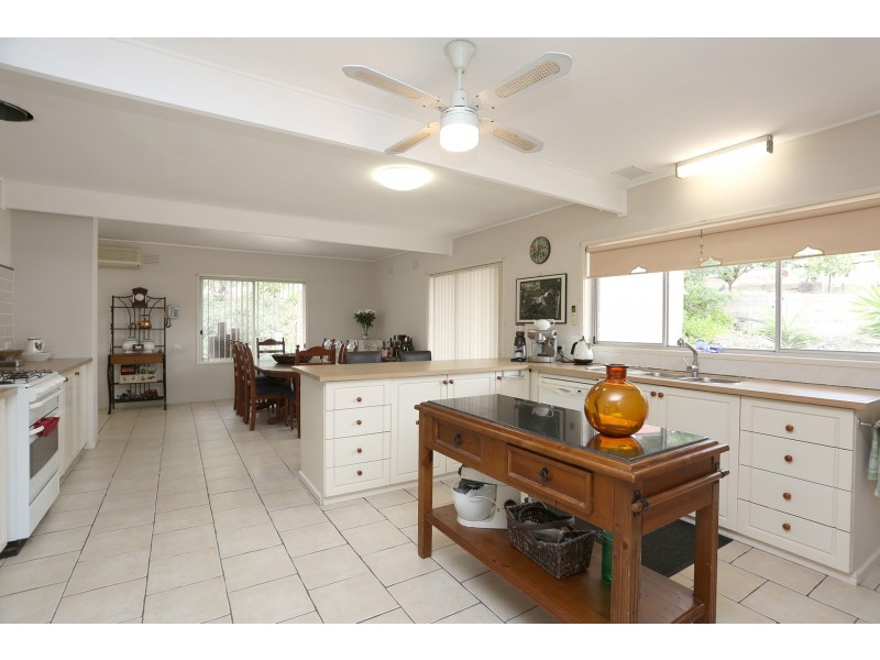 40 Eleventh Avenue, Eden Park VIC 3757