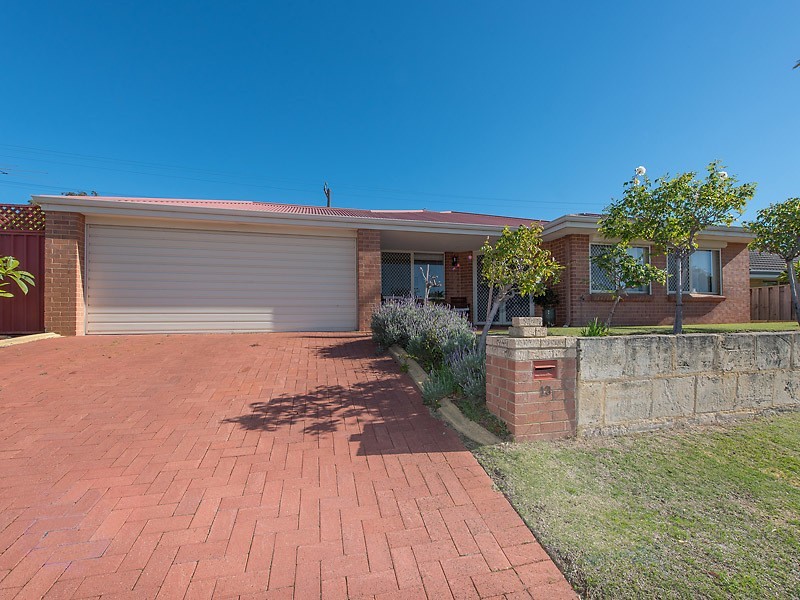 13 Truslove Close, Willagee WA 6156