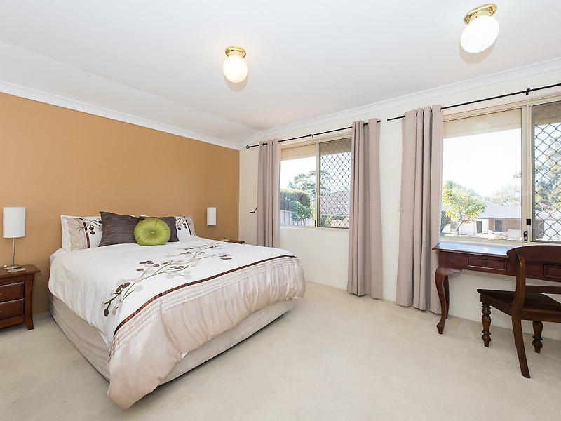 13 Truslove Close, Willagee WA 6156