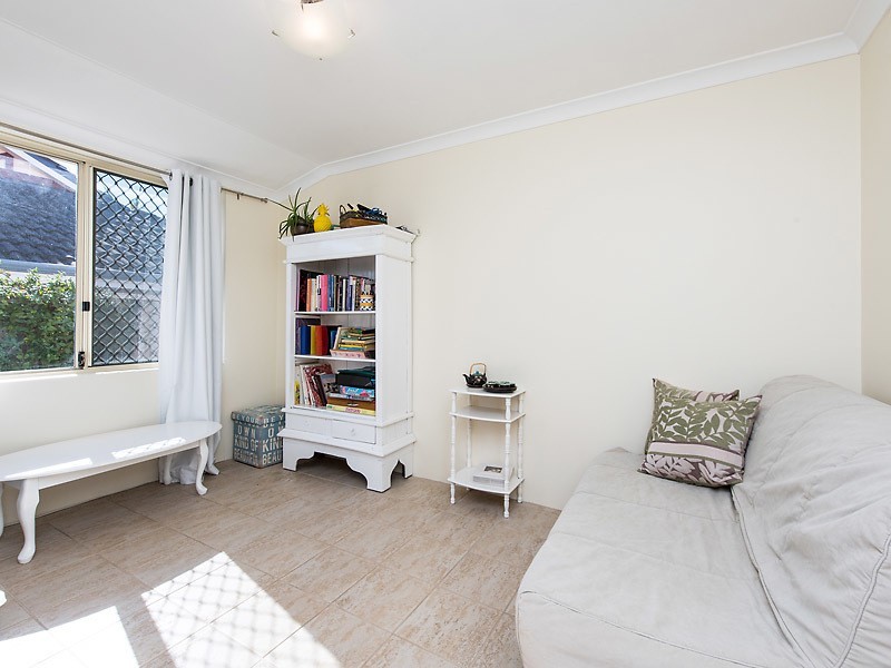 13 Truslove Close, Willagee WA 6156