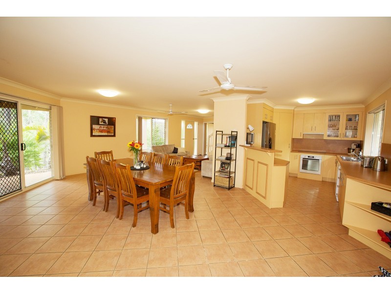 18 Flora Drive, Beecher QLD 4680