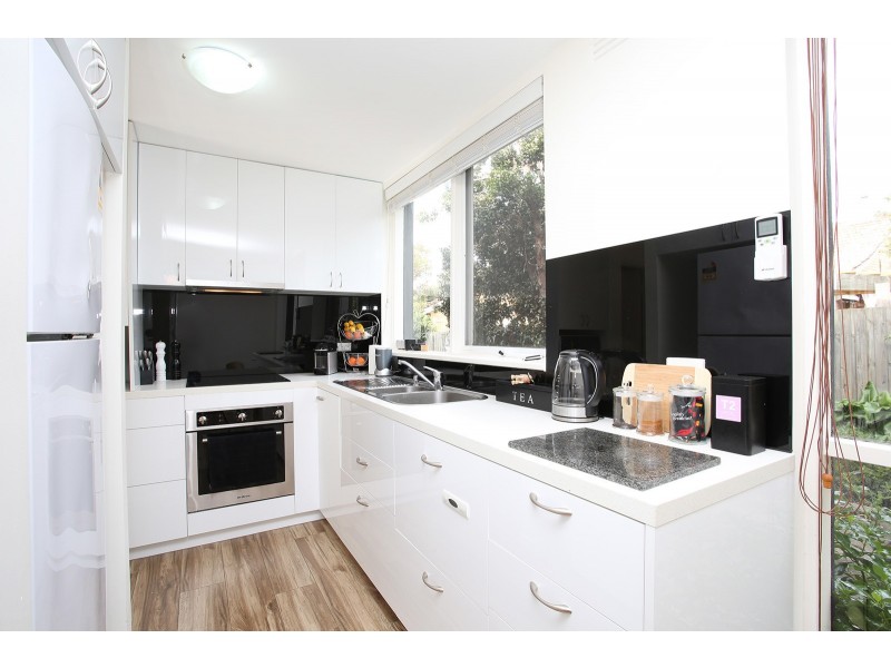 2/270 Nepean Highway, Seaford VIC 3198