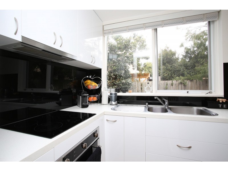 2/270 Nepean Highway, Seaford VIC 3198