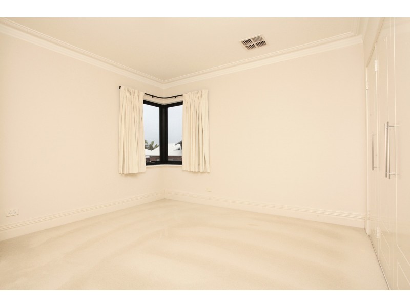 4A Alston Avenue, Como WA 6152