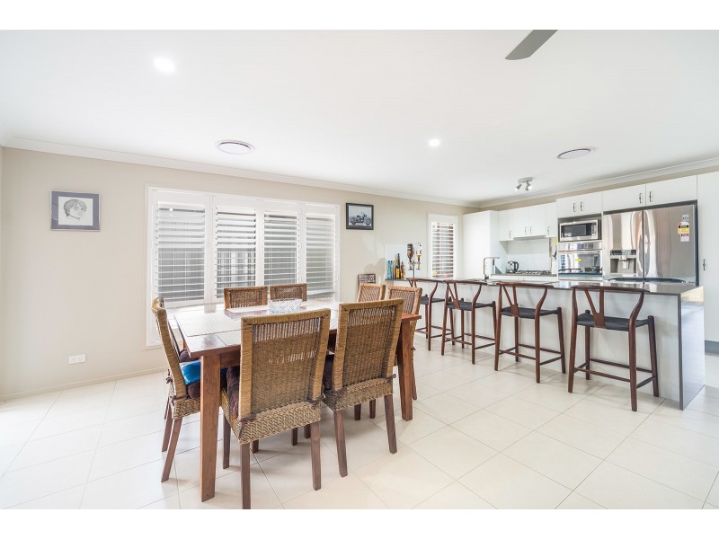 16 Barn Owl Avenue, Wadalba NSW 2259