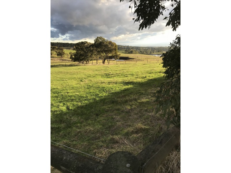 6 Hazelwood Ridge East, Hazelwood North VIC 3840