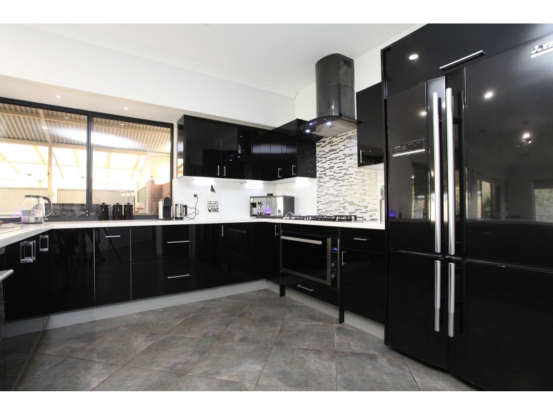 2 Galway Boulevard, Australind WA 6233