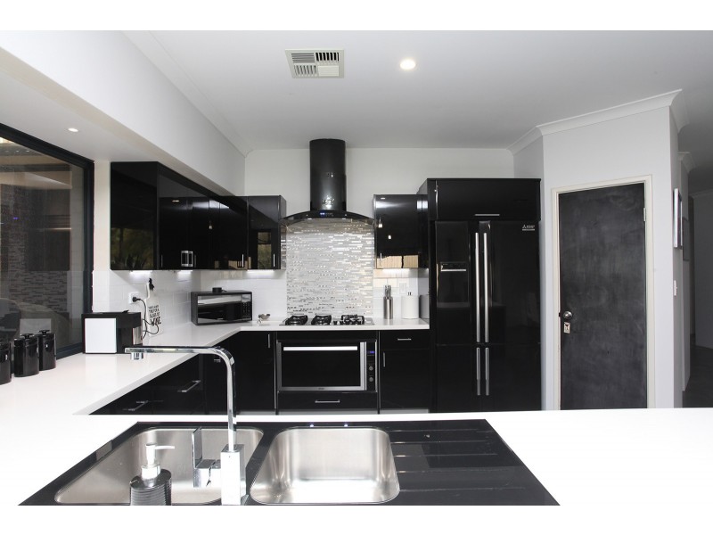 2 Galway Boulevard, Australind WA 6233