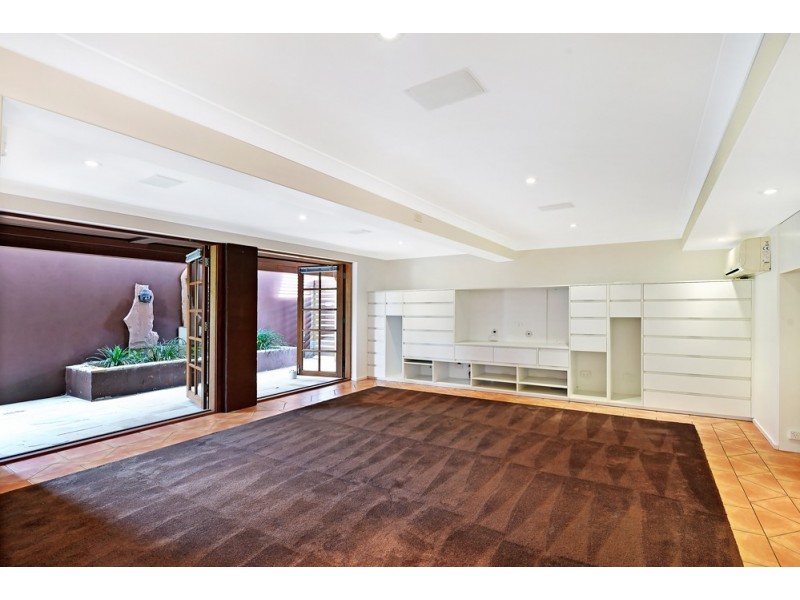 187 Whiting Street, Labrador QLD 4215