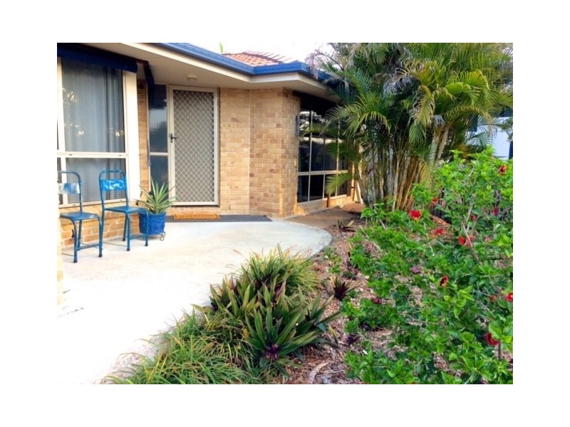 4 Farr Place, Petrie QLD 4502