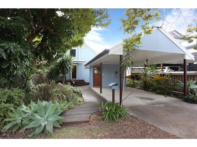 95 Adam Street, Wynnum QLD 4178