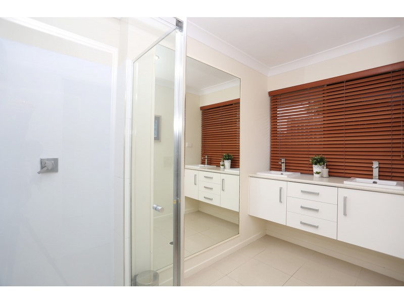 5 Wivenhoe Avenue, Albany Creek QLD 4035