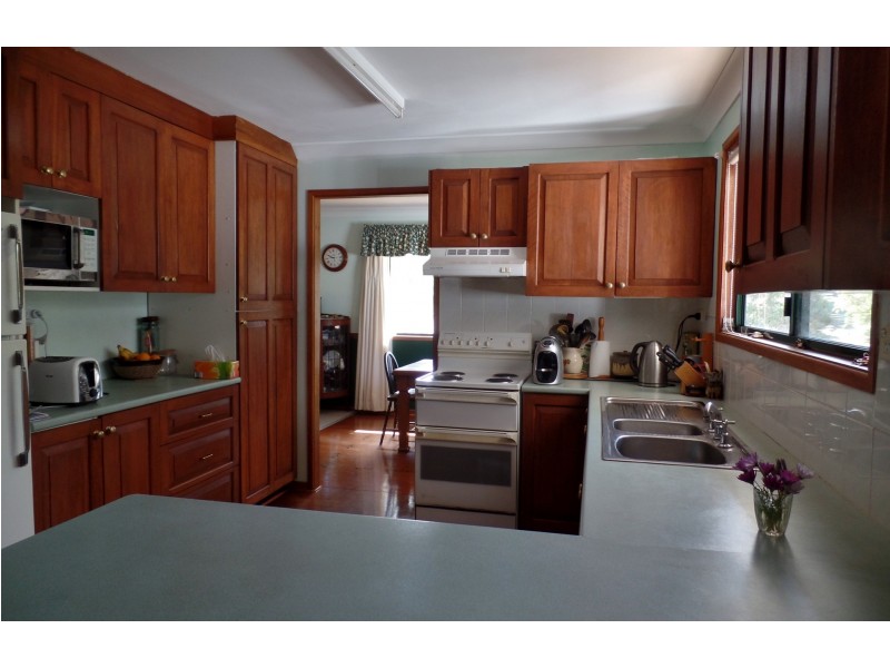 15 Lake Drive, Meringandan QLD 4352