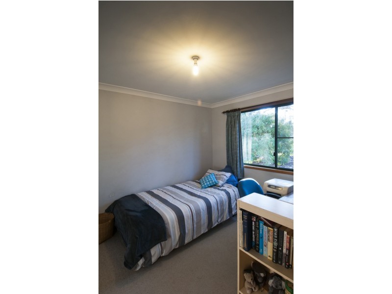 15 Lake Drive, Meringandan QLD 4352