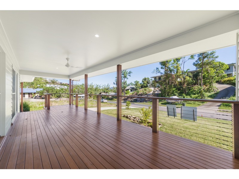 52 Eshelby Drive, Cannonvale QLD 4802