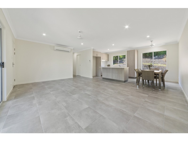 52 Eshelby Drive, Cannonvale QLD 4802